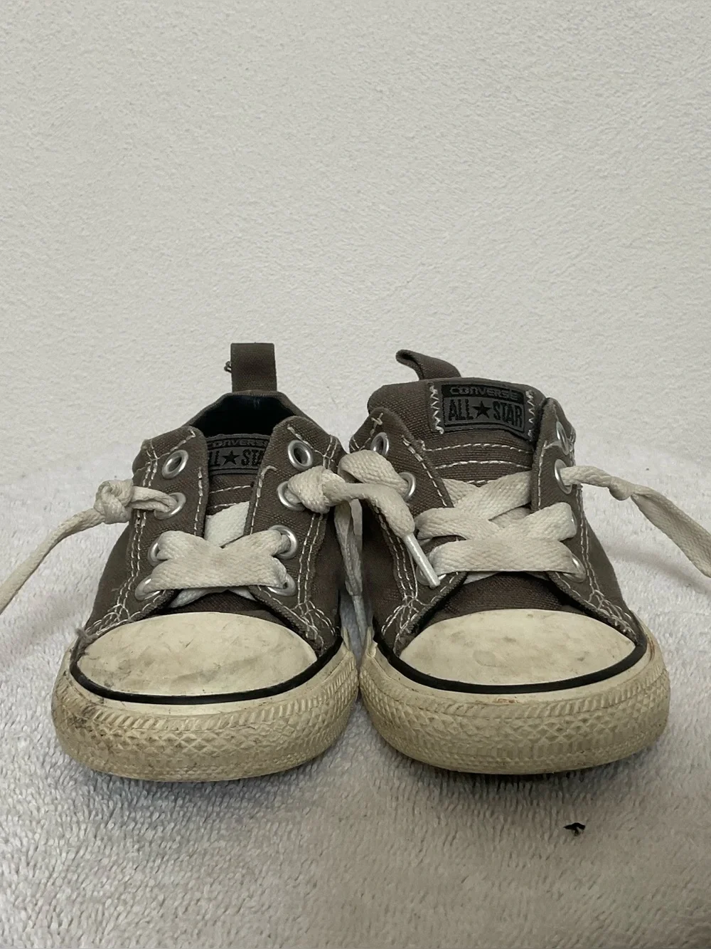 Converse Dark Grey Children's Low Top Classic Shoes Size 8 Sneakers